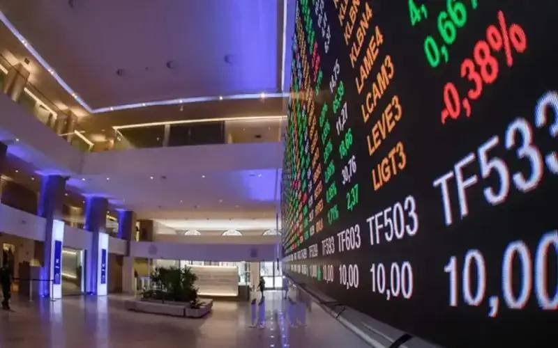 Bolsa atinge novo recorde histórico e se aproxima dos 140 mil pontos