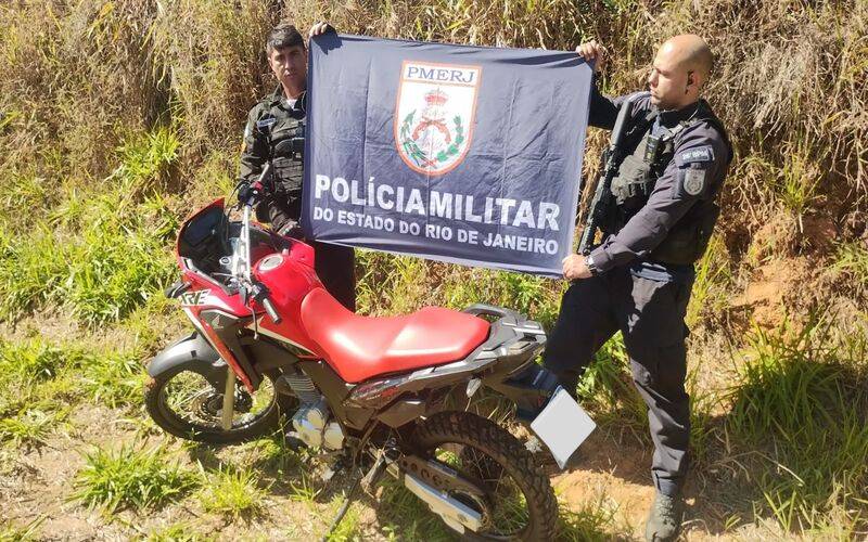 Polícia Militar recupera moto roubada em Araras