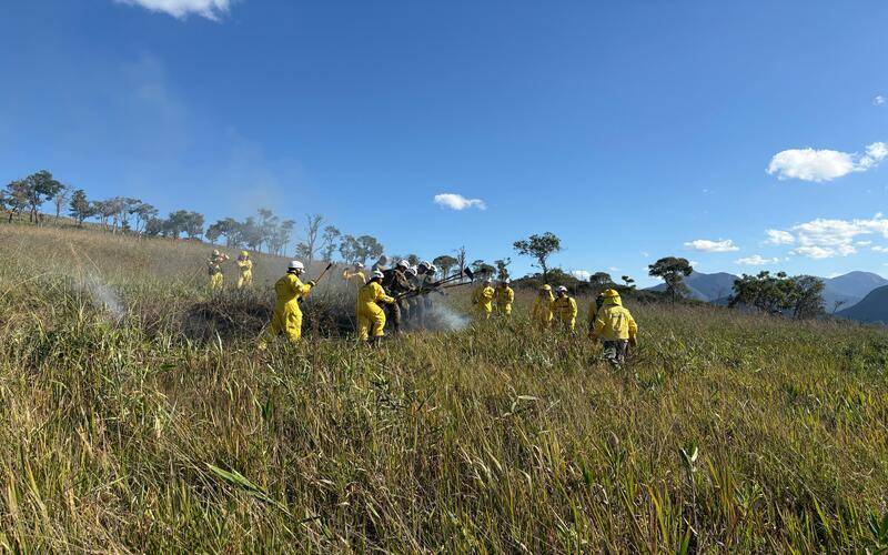 Inea realiza capacitação para prevenção e combate a incêndios florestais em Petrópolis