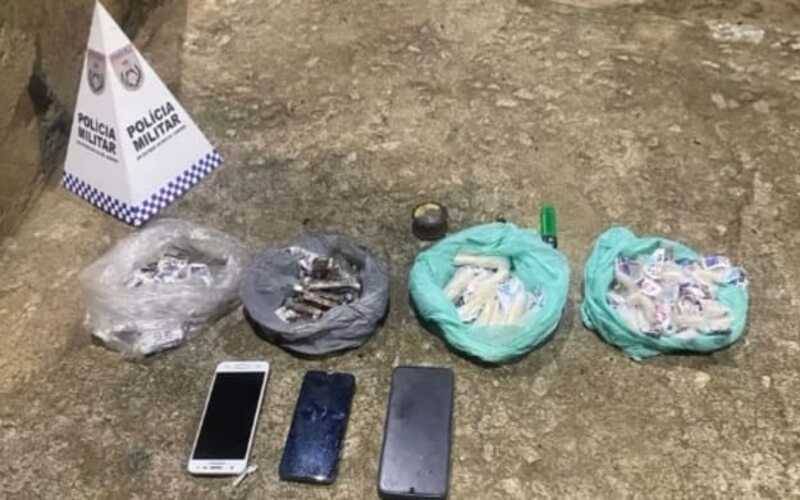 PM apreende drogas no Jardim Salvador