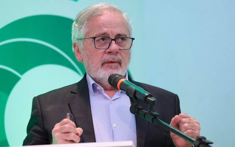 A Indústria no Brasil,  desde 1785 Fernando Peregrino - Chefe-de-gabinete da presidênc