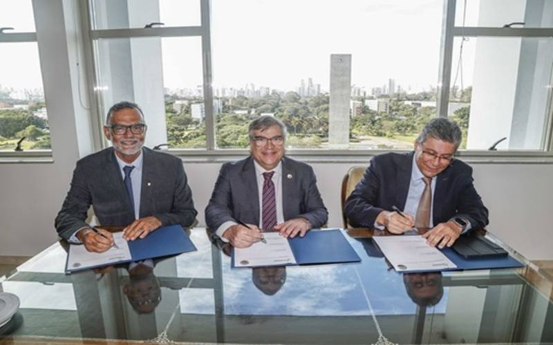 Fiocruz e USP assinam acordo para criar plataforma de pesquisas translacionais