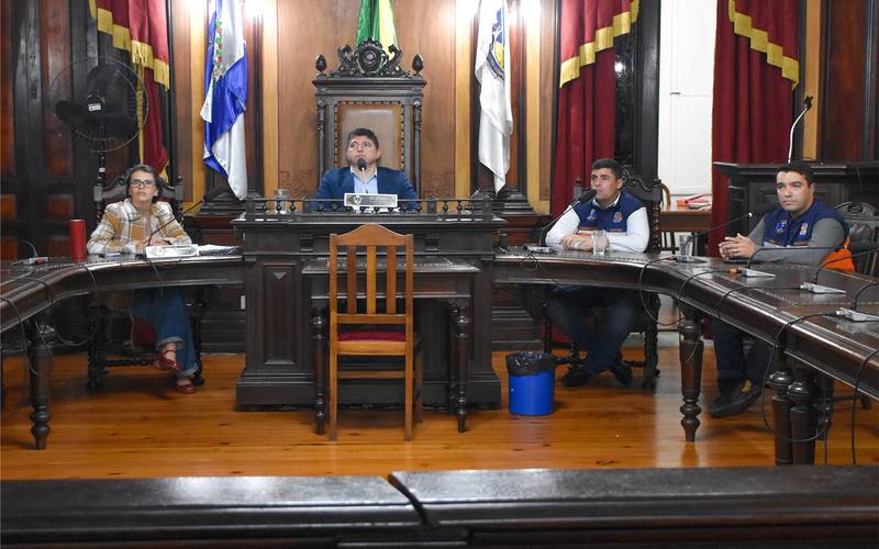 Audiência Pública apresenta Relatório do Primeiro Quadrimestre de 2025 da Secretaria d