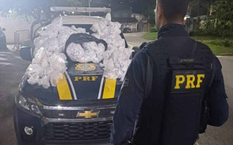PRF apreende carga de drogas em Petrópolis