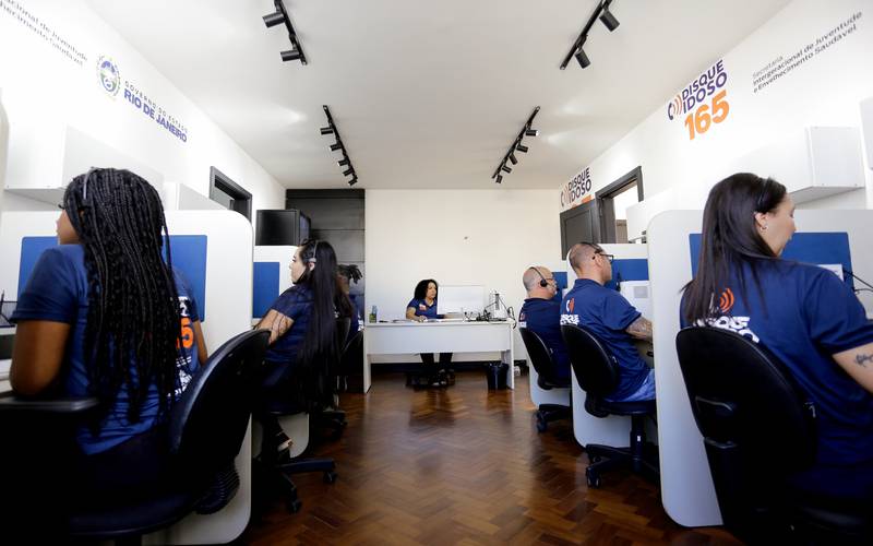 Junho Violeta: em sete meses, Disque Idoso 165, do Governo do Estado, fez mais de 8,8 