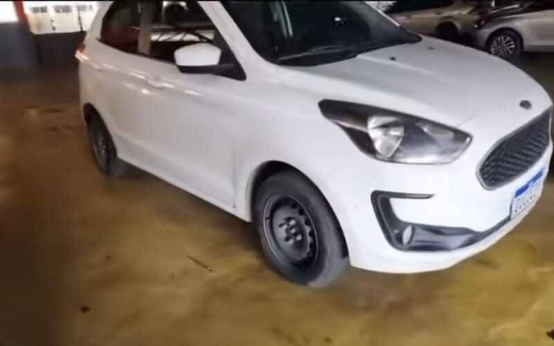 Adolescente furta carro da avó e veículo é recuperado em Itaipava