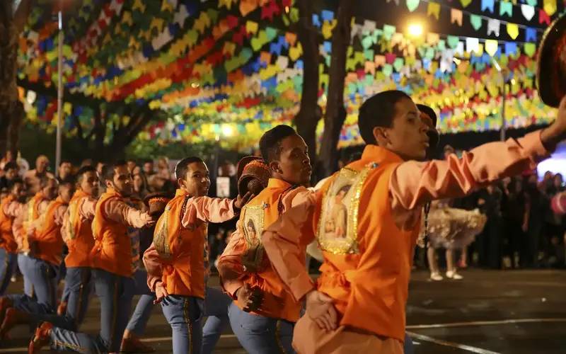 Com origem europeia, festas juninas misturam devoção, comidas e danças