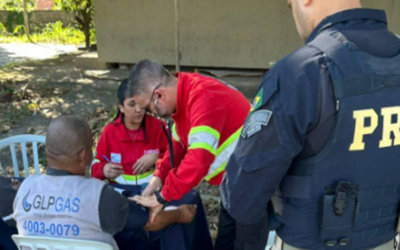 Comandos da Saúde na BR-040: medição gratuita de pressão arterial e de nível de glicos