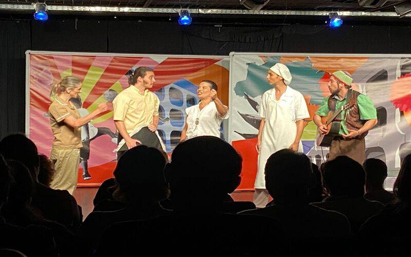 LEGENDA: Idealiza pelo Grupo Teatral Povo do Cafundó, além dos troféus por participaçã