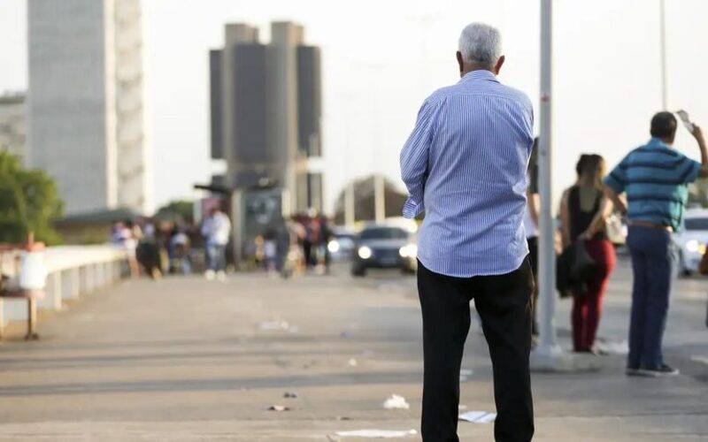 Denúncias de violência contra idosos terão prioridade no Disque 100