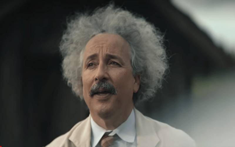 Cineclube Casa Stefan Zweig exibe “Einstein e a Bomba” e marca os 100 anos da visita d