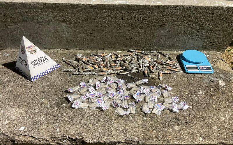 Polícia Militar apreende material entorpecente em Araras