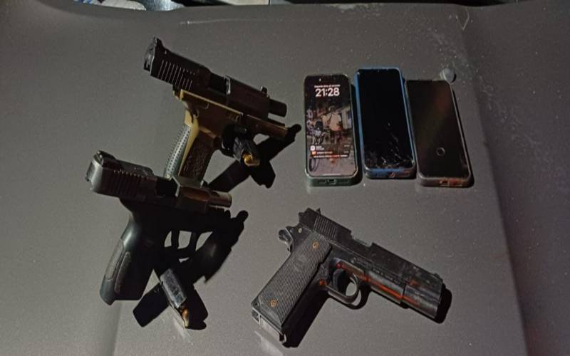 PRF apreende armas de fogo e munições após perseguição na Baixada Fluminense