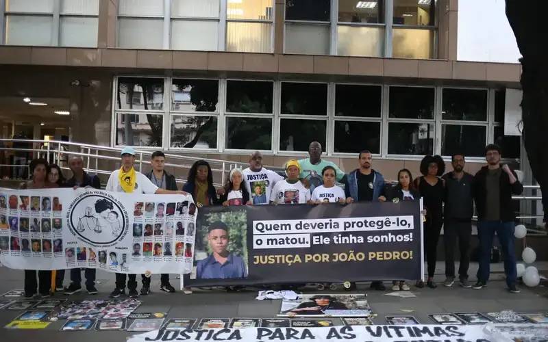 Policiais acusados da morte do menino João Pedro vão a júri popular