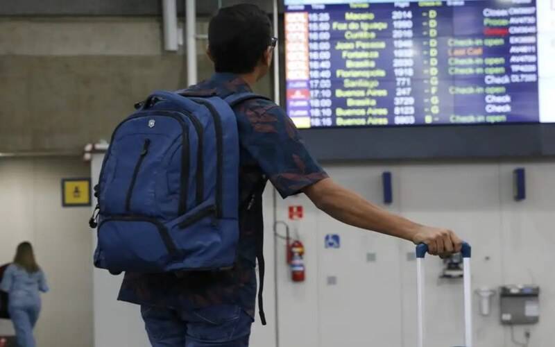 Movimentação aérea doméstica cresce 14% em maio e reforça avanço do turismo nacional