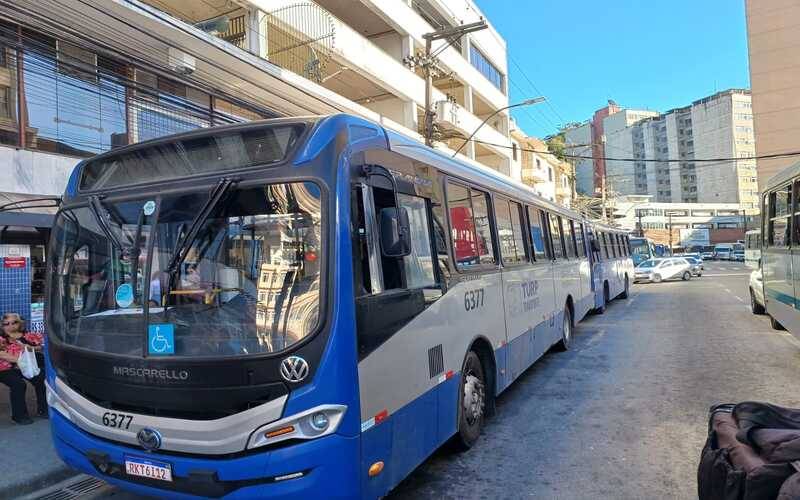 Ônibus parados: funcionários da Turp alegam falta de pagamento