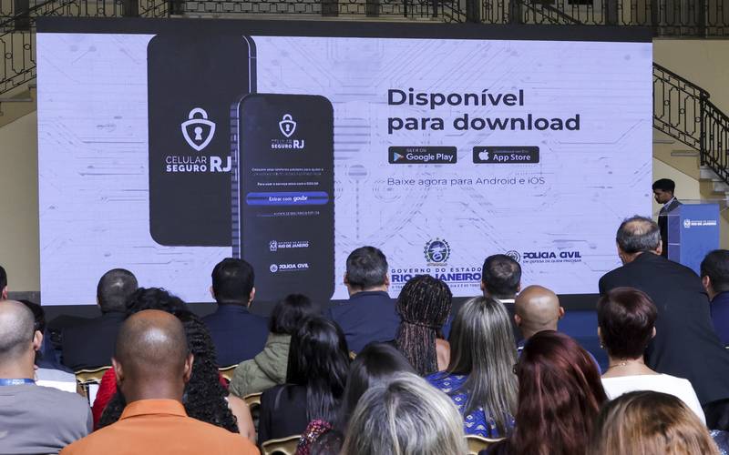 Cláudio Castro lança aplicativo Celular Seguro RJ, para combater o comércio de aparelh