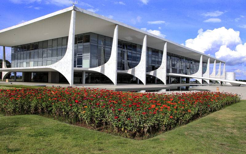 Presidente Lula aciona STF para validar decreto que eleva alíquotas do IOF