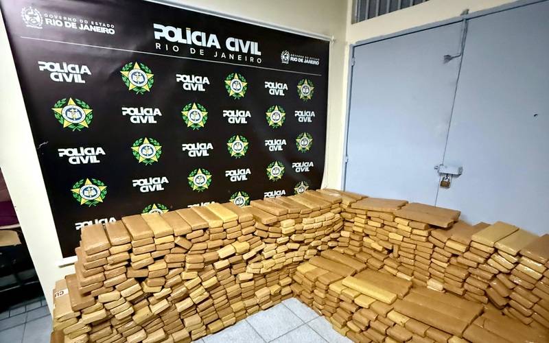 Estado apreende uma tonelada de drogas em caminhão-tanque, durante operação da Polícia