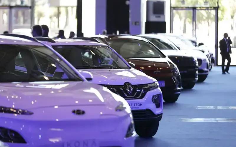 Vendas de veículos novos recuam em junho, mas crescem 4,8% semestre