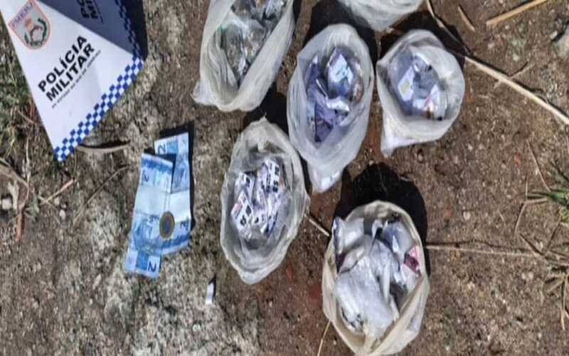 PM apreende drogas na Comunidade do Alemão e o Thouzet