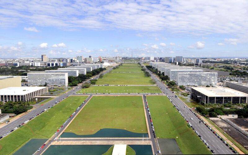 Decreto que proíbe ensino a distância em cursos superiores é questionado no STF