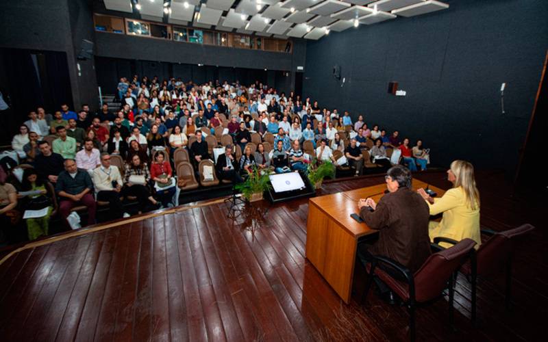 Após maior concurso da sua história, via CPNU, IBGE recebe 200 novos servidores