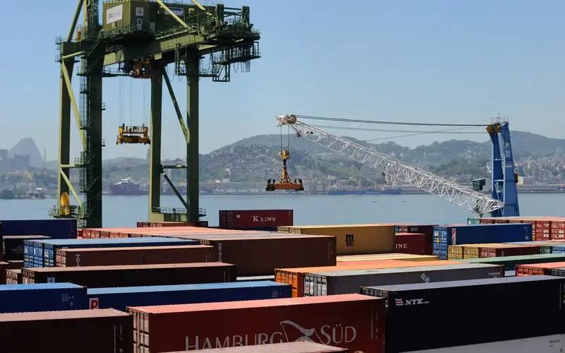 Tarifas dos EUA devem derrubar preços e afetar setores estratégicos