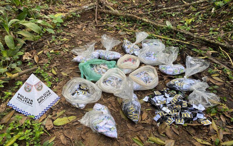 Polícia militar apreende dois quilos de drogas no Floresta