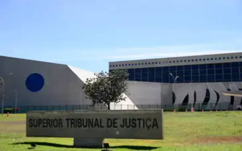 Presidente Lula nomeia duas mulheres para compor STJ e TSE