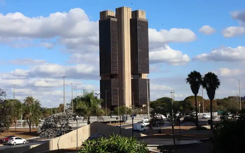 BC só publicará nova carta em abril, caso IPCA continue acima do teto