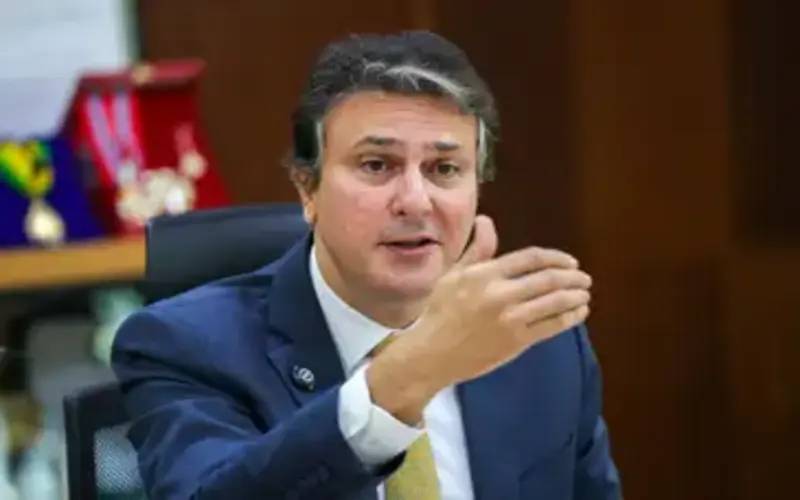 MEC quer estender Pé-de-Meia a todos do ensino médio da rede pública