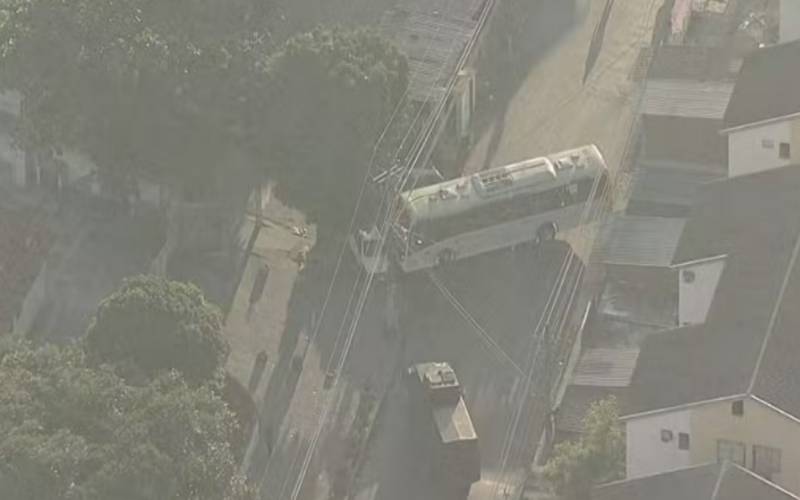 Rio: ônibus é sequestrado em Costa Barros