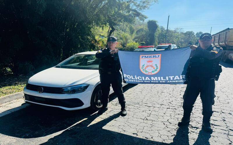 Pedro do Rio: PM recupera veículo roubado em Duque de Caxias