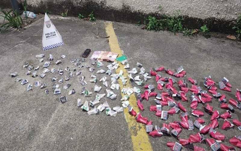 PM apreende drogas no Quitandinha