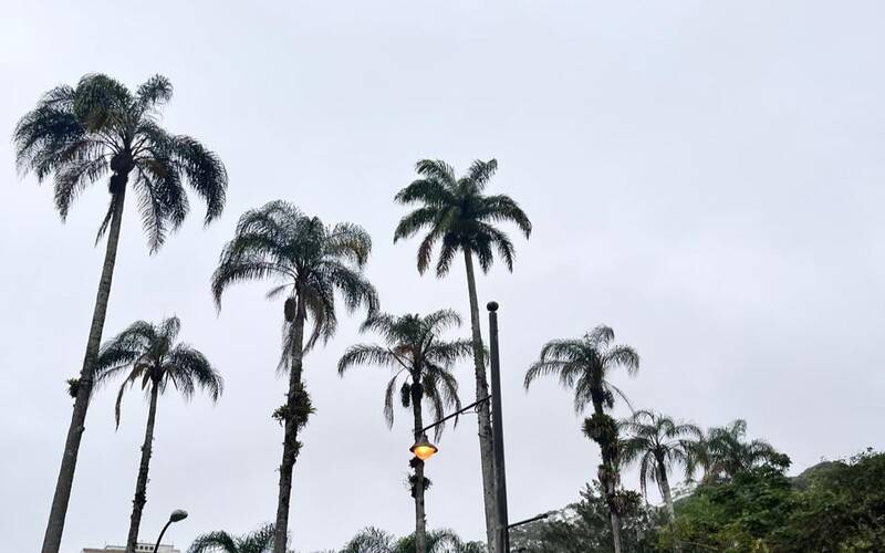 Defesa Civil emite alerta via SMS de chuva moderada a ocasionalmente forte em Petrópol