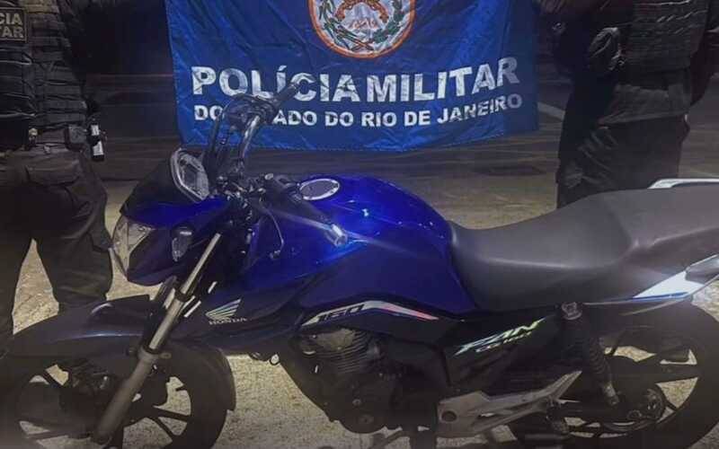 Itaipava: motocicleta apreendida sem placa de identificação