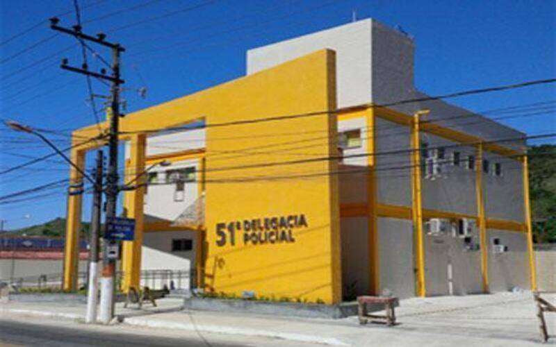 Mulher é presa tentando vender granada de morteiro pela internet