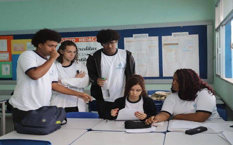 Estudantes da rede estadual da Baixada Fluminense embarcam para Olimpíada Internaciona
