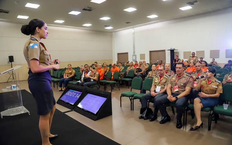 Defesa Civil RJ e CBMERJ apresentam Sala Lilás no Congresso Nacional de Bombeiros