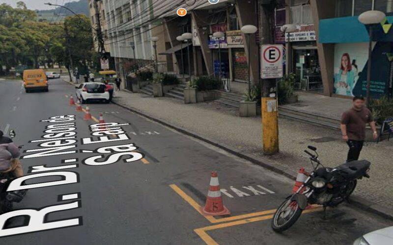 Justiça determina o fechamento dos bares da Rua Nelson de Sá Earp às 19h nas sextas-fe