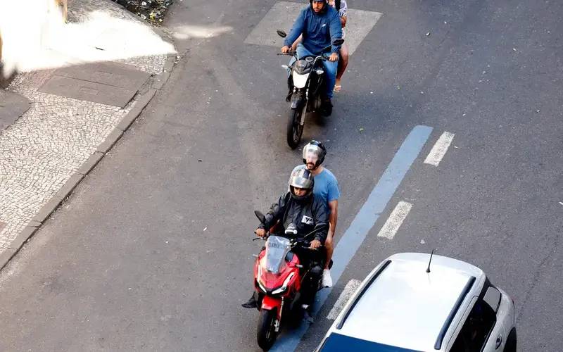 Conheça dez cuidados para uma viagem de moto mais segura