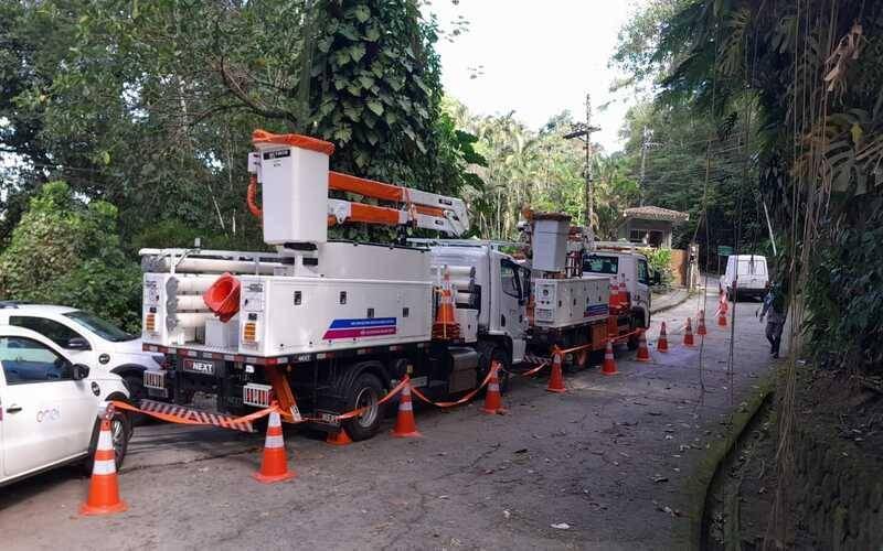 Inverno e ventanias aumentam risco de queda de árvores em Petrópolis