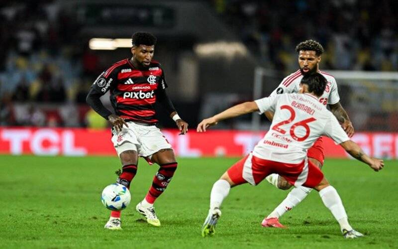 Fla vence e abre vantagem sobre Inter nas oitavas da Libertadores