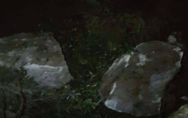 Deslocamento de pedras registrado na Rua Uruguai, no Quitandinha