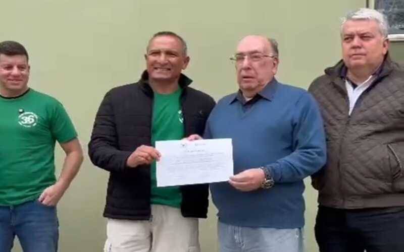 Diretor-presidente do Diário de Petrópolis, Paulo Antônio Carneiro Dias recebe moção n