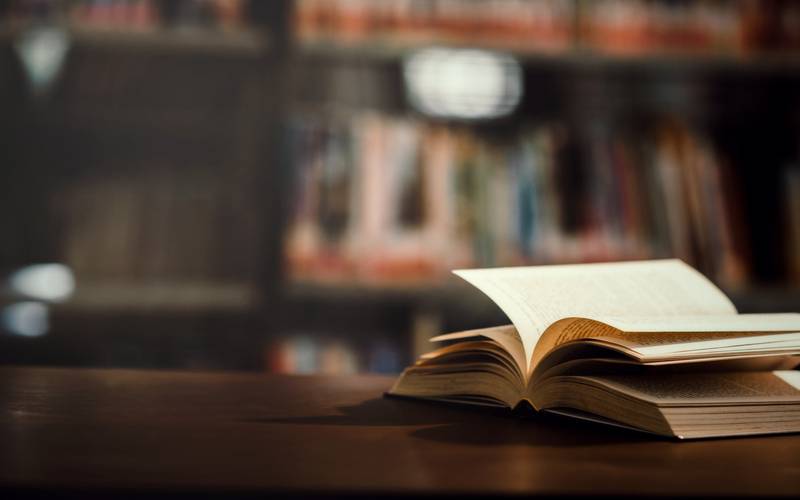 Conheça cinco autores que fazem aniversário durante agosto