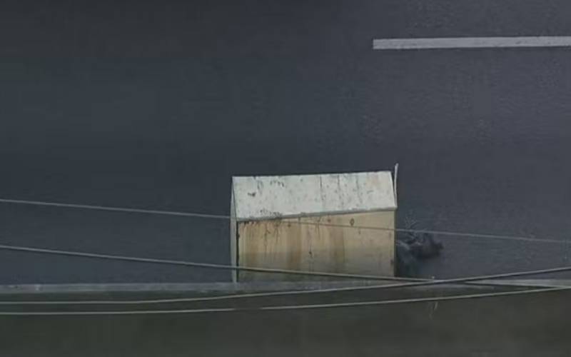 Rio: corpo é encontrado em caixote na Avenida Brasil