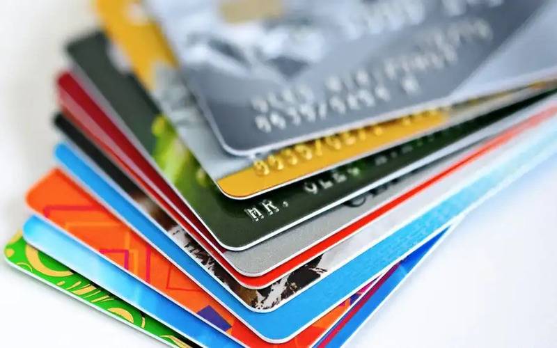 Inadimplência no Brasil atinge 71 milhões de pessoas, mas dívidas com comércio registr