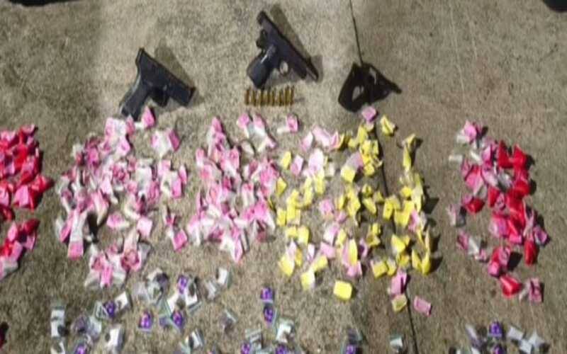 PM apreende revolvólver e drogas na Posse